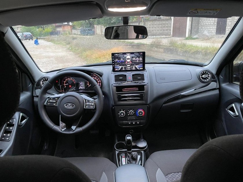 Лада Гранта лифтбек 2022 салон