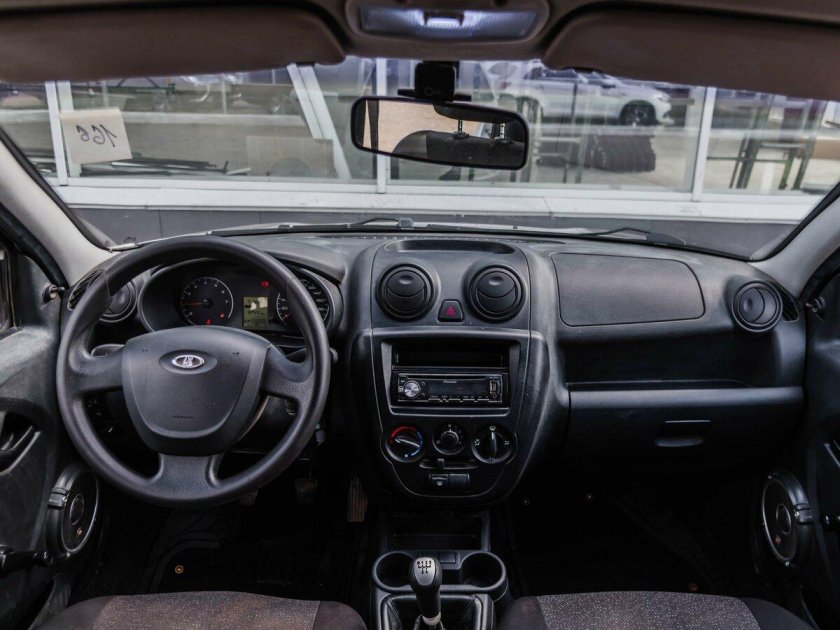 Lada Granta 2012 салон