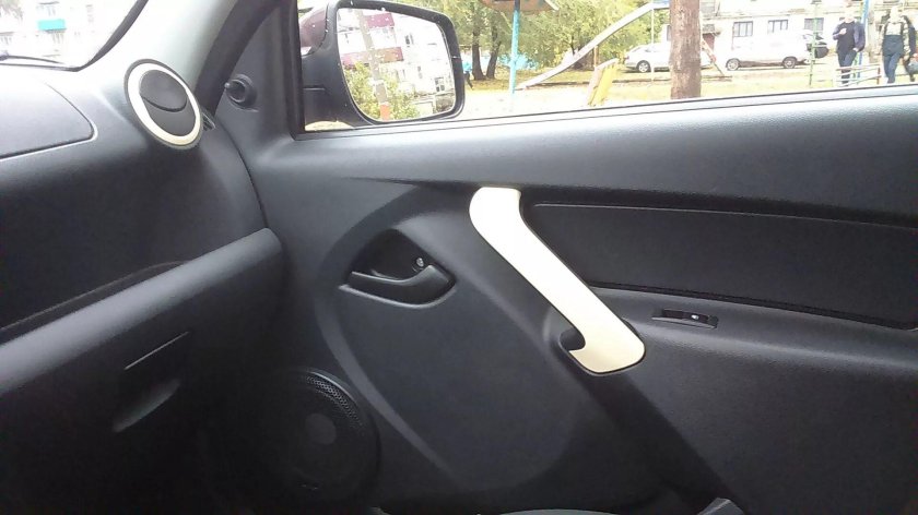 Элементы салона Лада Гранта пластик