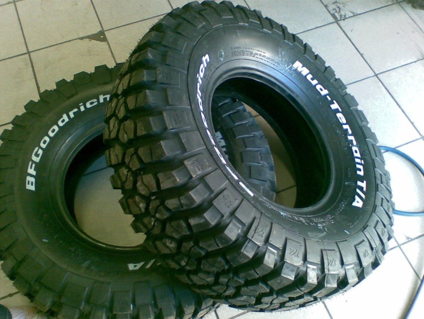 Грязевая резина на 15 на УАЗ