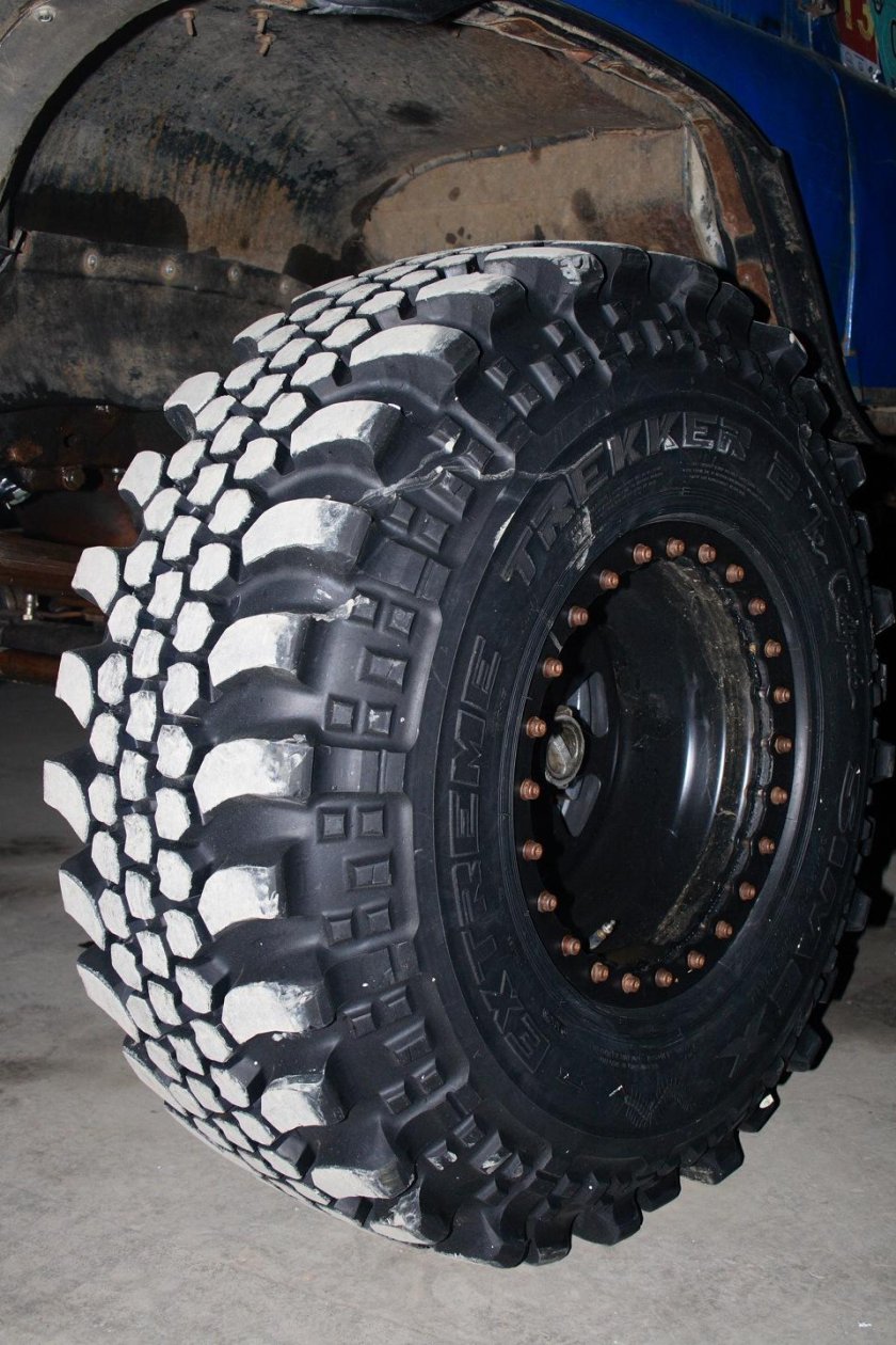Грязевая резина на 15 на УАЗ