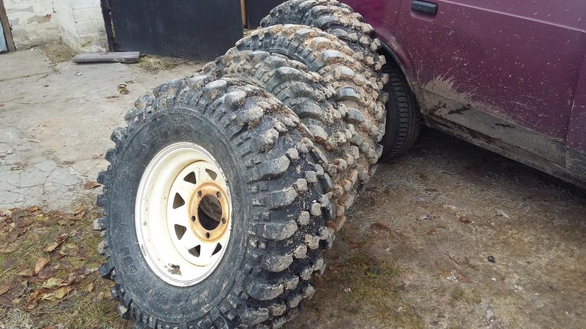 Грязевая резина на 15 на УАЗ