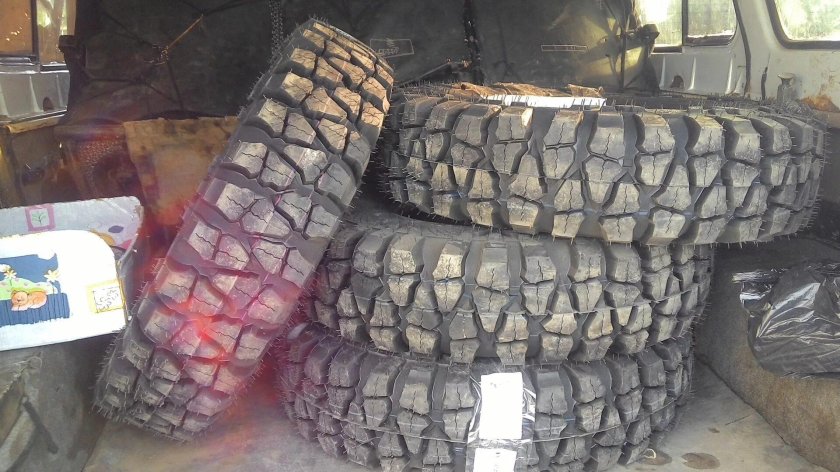 Резина на УАЗ 469 пятаки