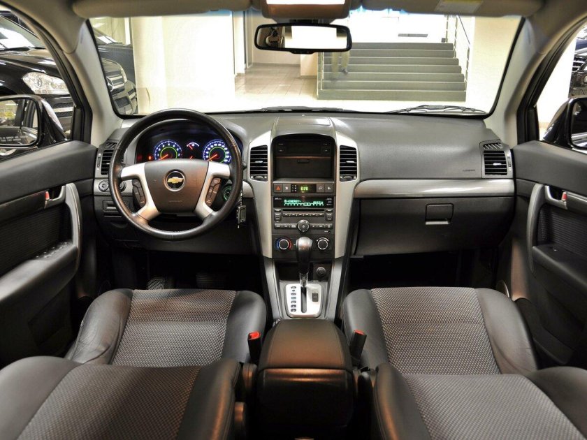 Chevrolet Captiva 2012 салон