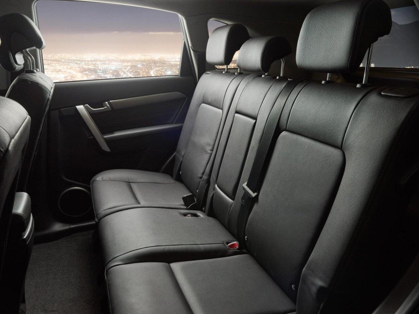 Шевроле Каптива салон сзади