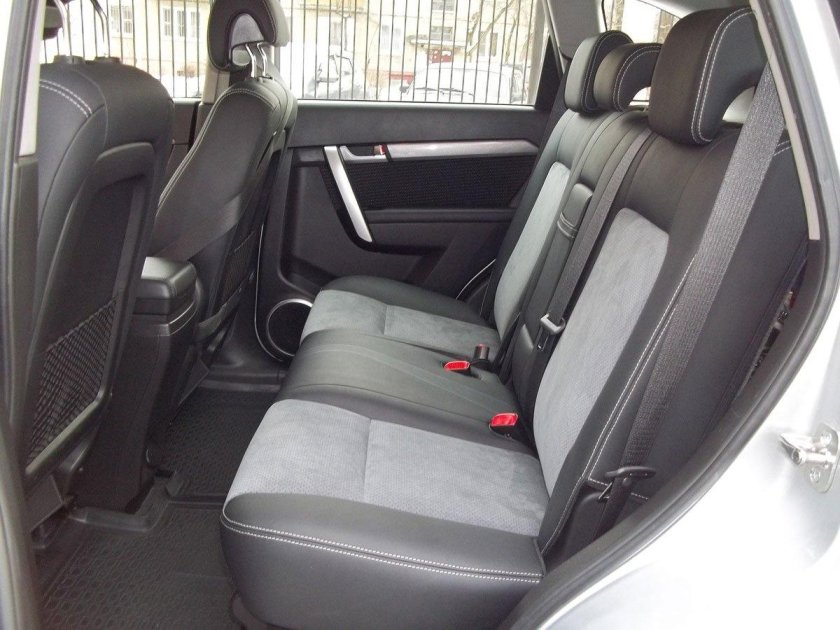 Шевроле Каптива 2008 задние сиденья