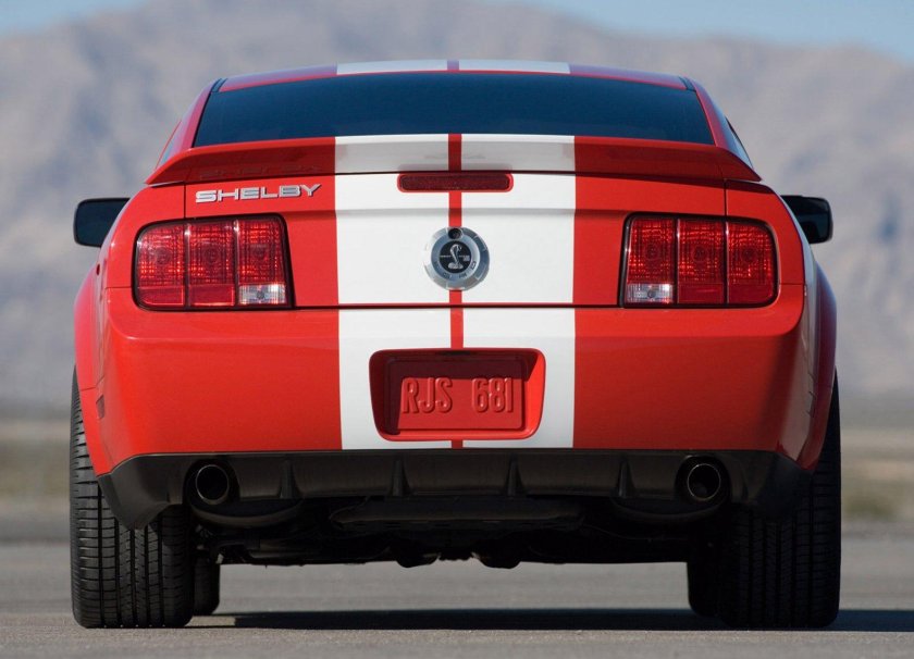 Ford Mustang Shelby gt500 сзади