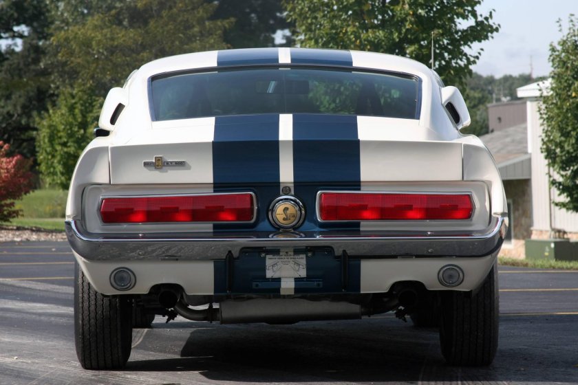 Ford Mustang Shelby gt500 сзади