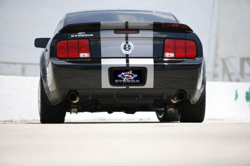 Ford Shelby gt500 сзади