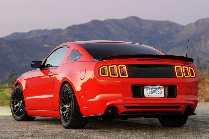 Форд Мустанг 2013