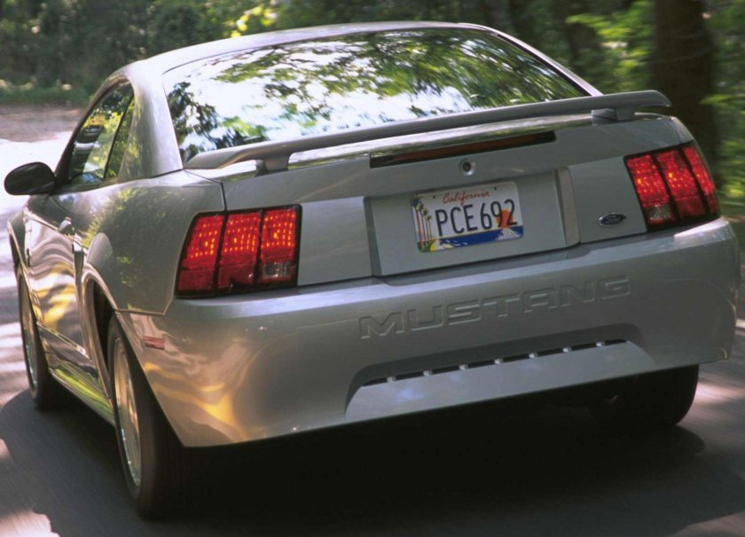 Форд Мустанг 2001