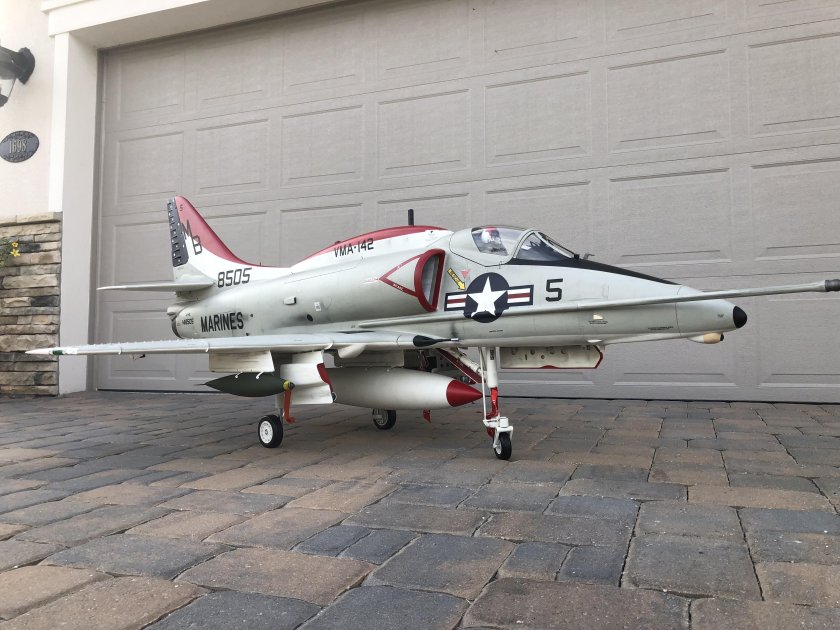 A 4 skyhawk
