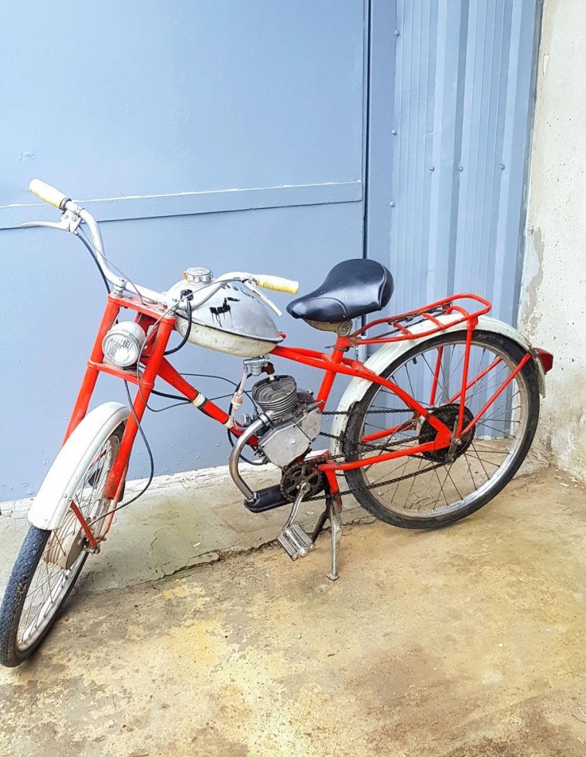 Советский велосипед с мотором