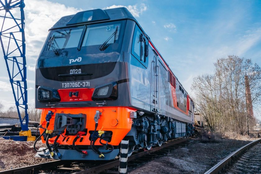 Магистральный тепловоз 3тэ28