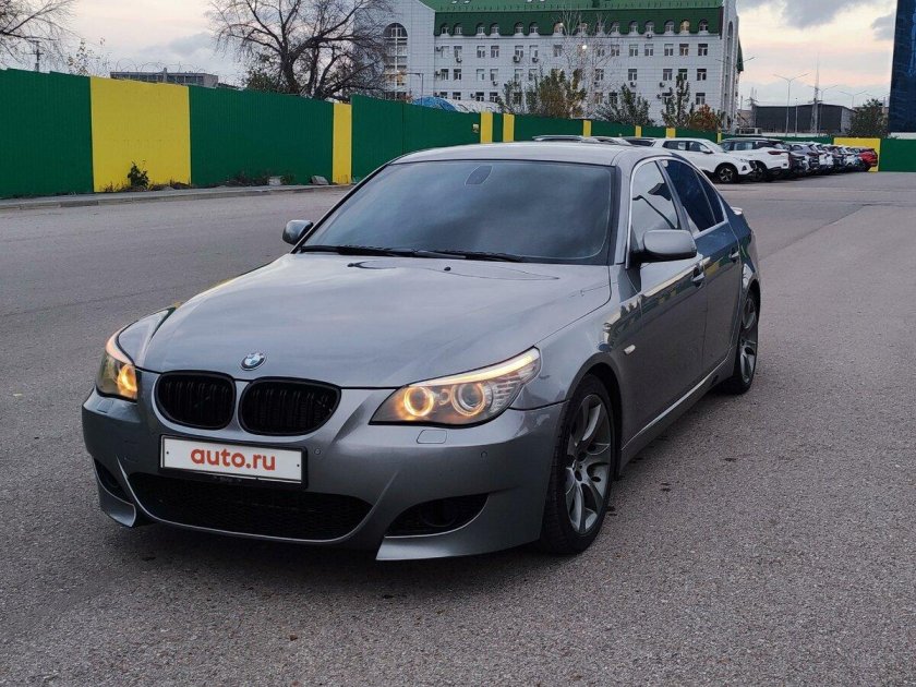 БМВ 3 серии 2003 года