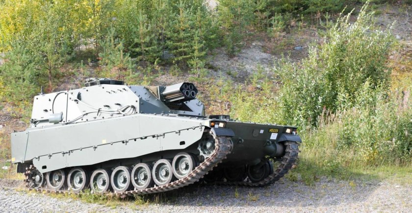 Шведский самоходный миномет "Grkpbv 90/120" .