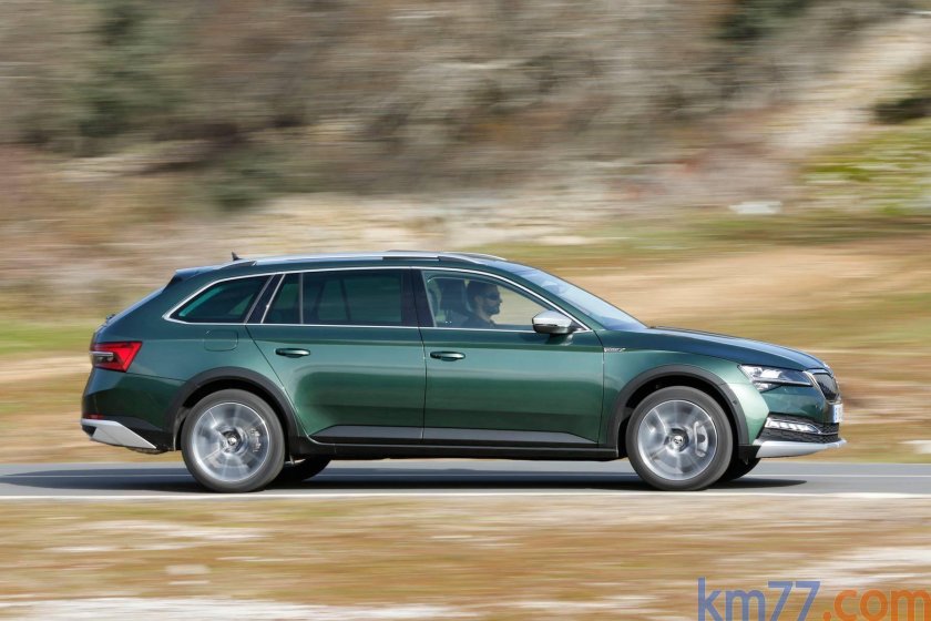 Skoda Superb Scout 2021