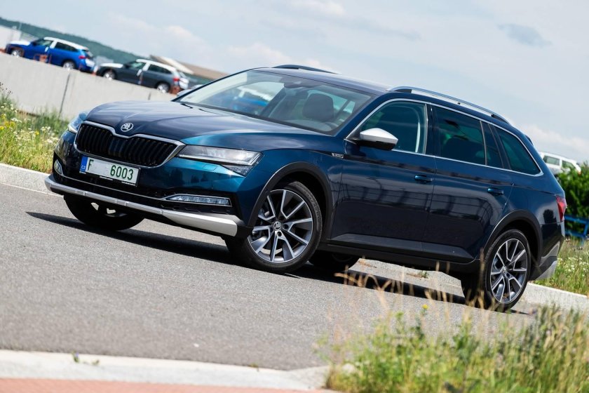 Skoda Superb Scout 2022
