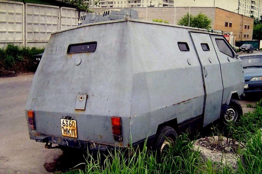 Инкассаторский броневик