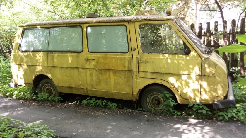 Заброшенный РАФ 2203