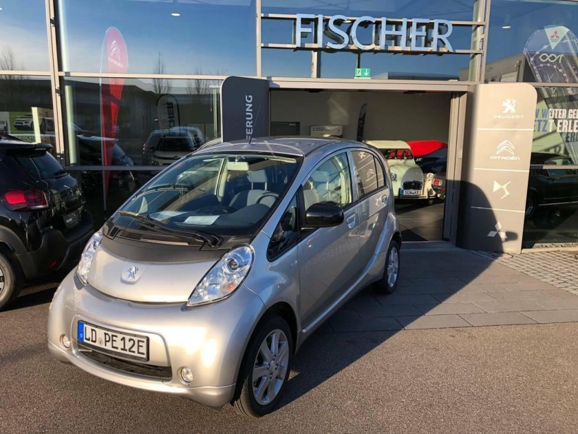 Peugeot электромобиль