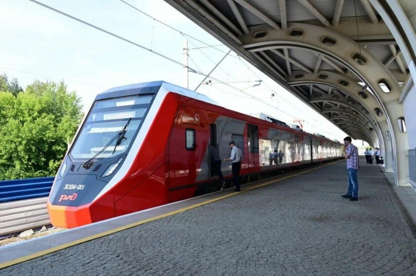 Скоростной поезд ласточка