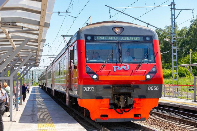 Пригородный поезд КРАСЖД