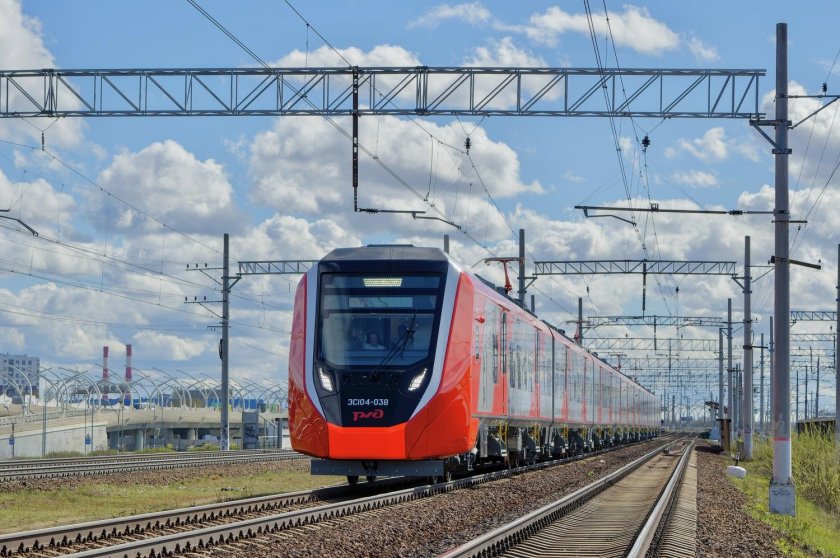 Электропоезд ласточка эс1 001