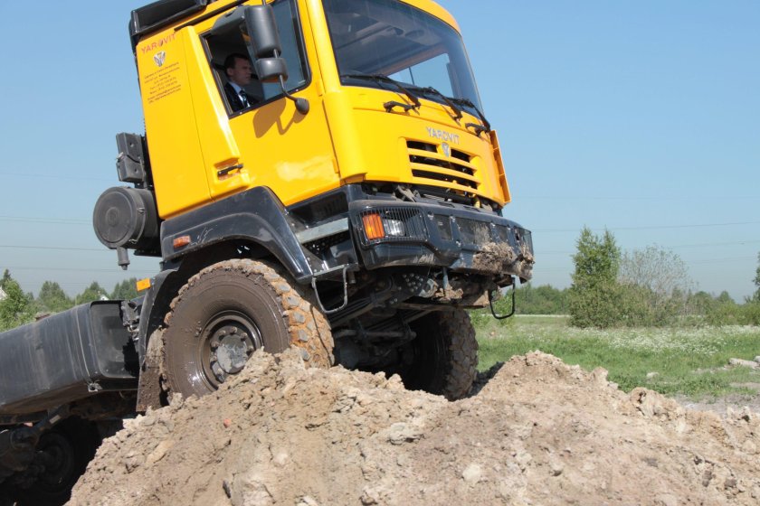 Яровит тягач