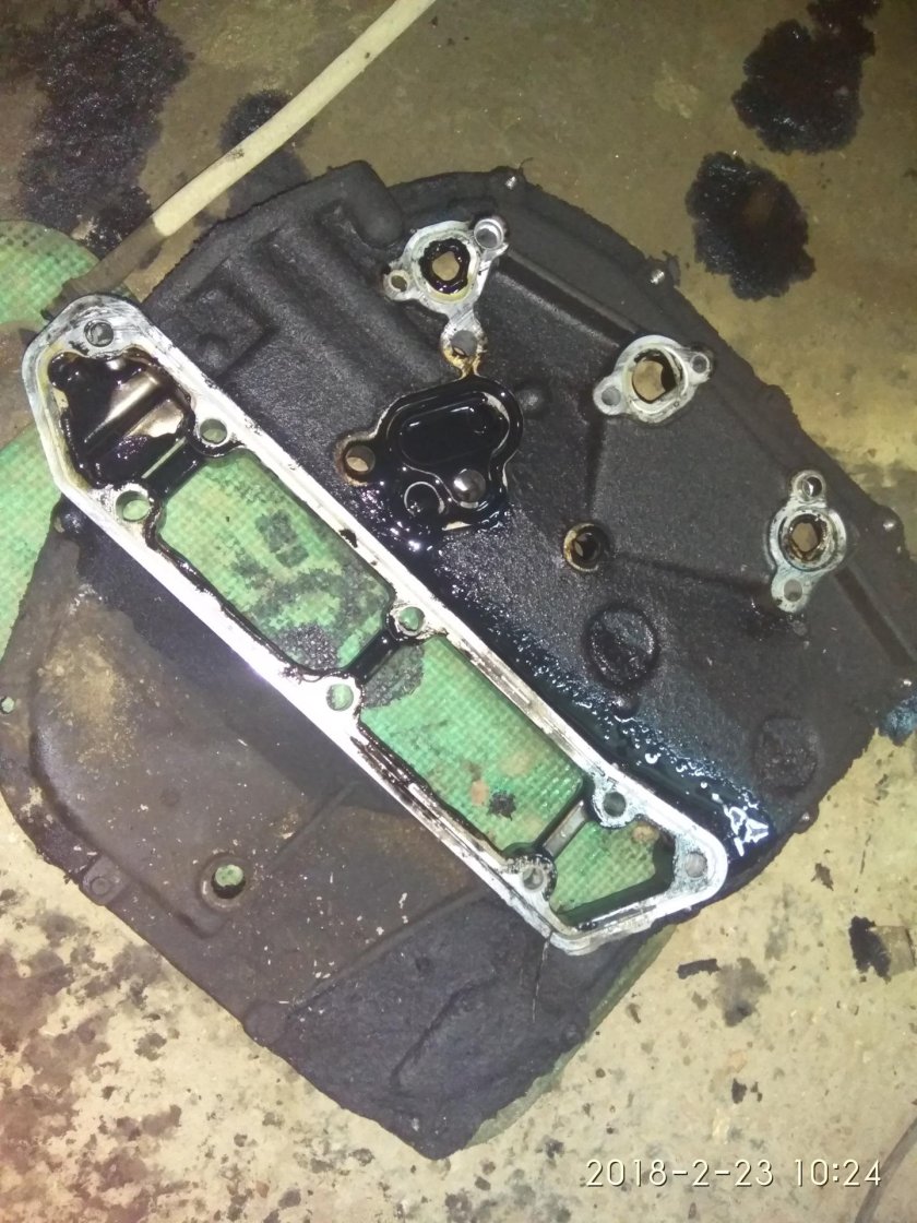 Поддон двигателя Estima Emina