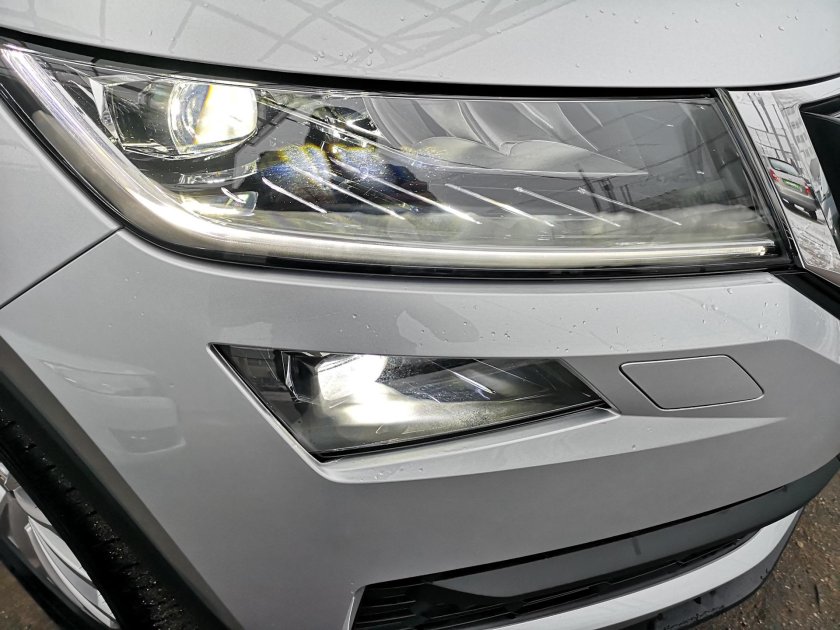 Фара Шкода Кодиак