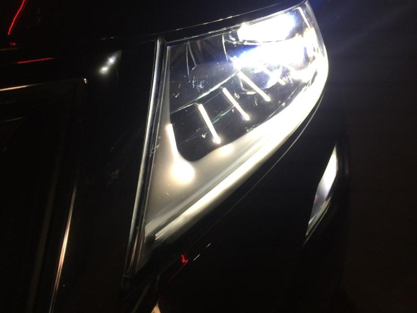 Фара Шкода Кодиак