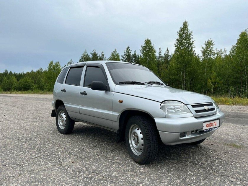 Шевроле Нива 2008 серебристый