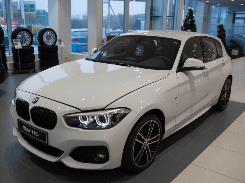 BMW 118 f20