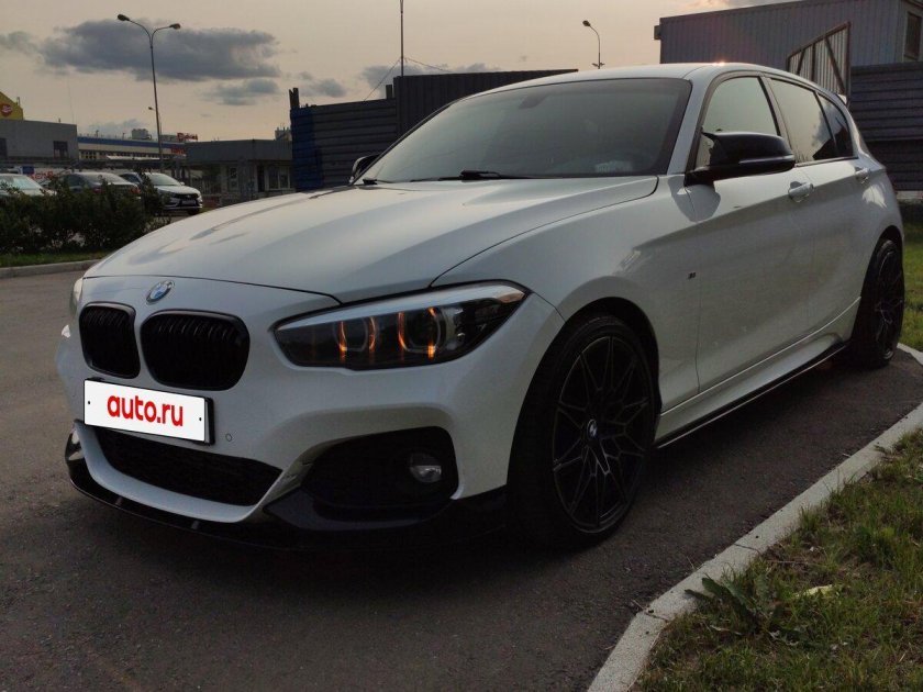 Бмв 120 2018