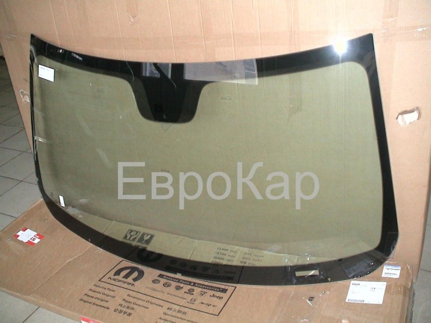 Лобовое стекло Додж рам Ван