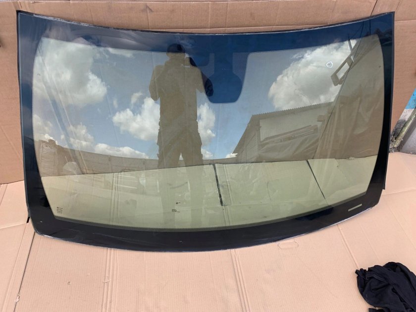 Стекла передние