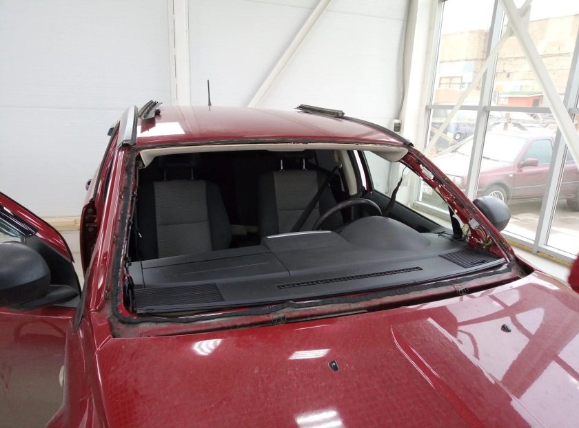 Лобовое стекло dodge Caliber