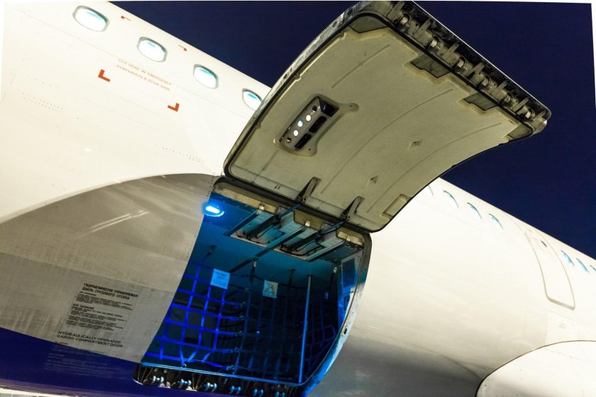 Грузовой отсек Суперджет 100