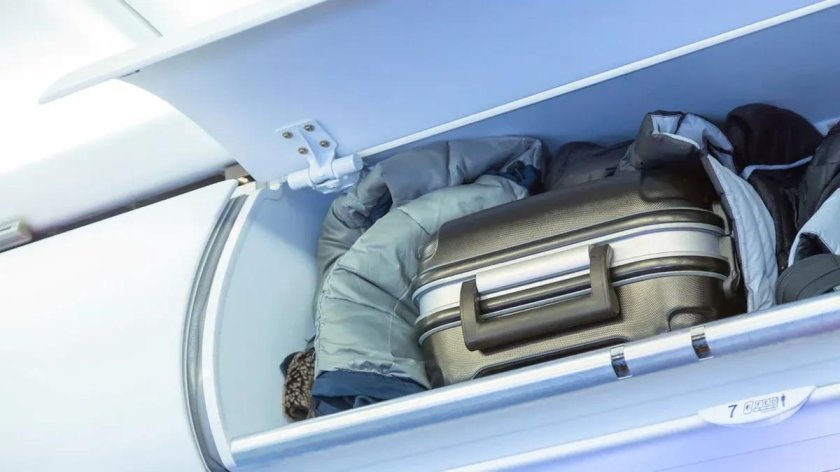 Полка багажная а320