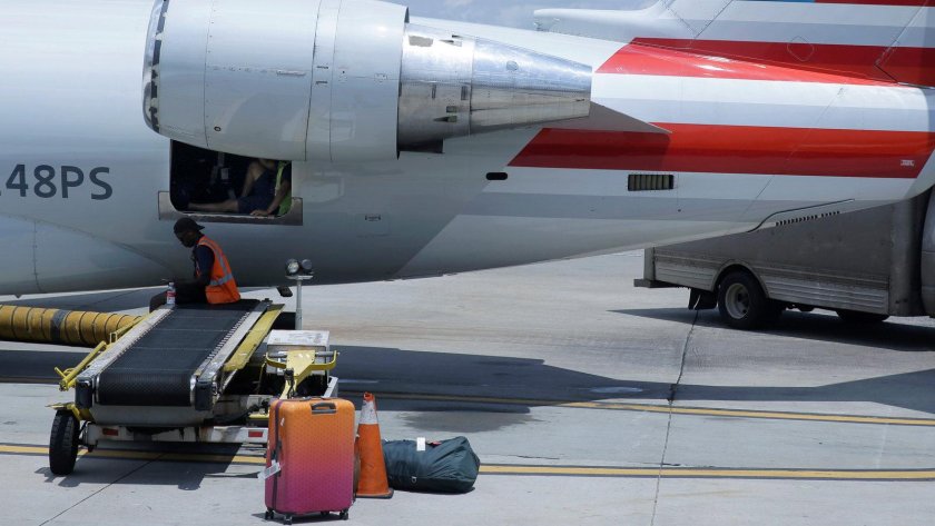 Багажный отсек самолета