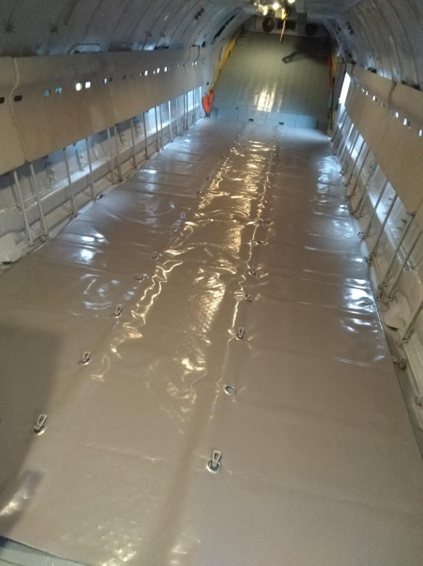 Багажный отсек самолета