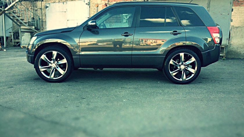 Suzuki Grand Vitara на 20 дисках