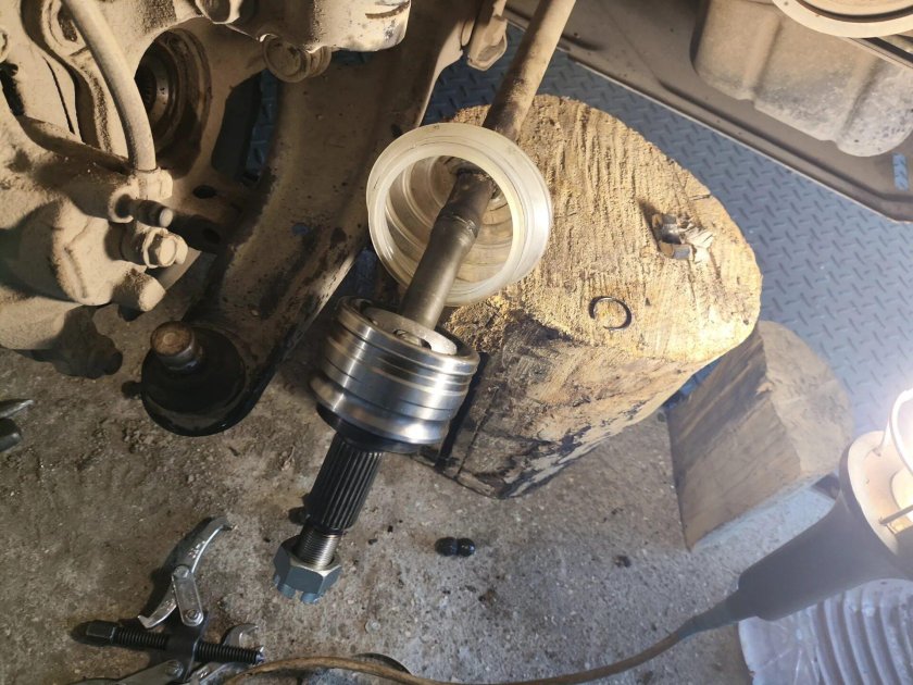 Съемник пыльника шруса