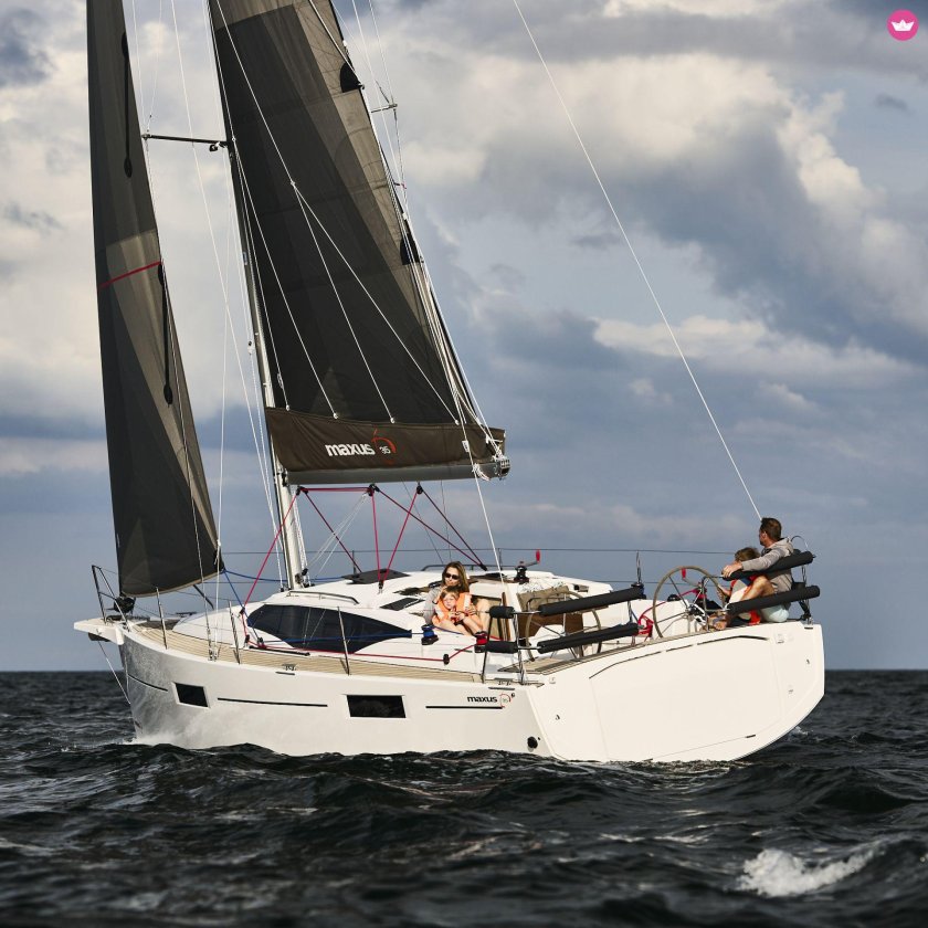 Парусная яхта