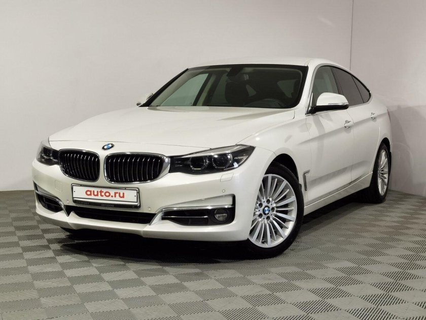 БМВ 5 2018 белая