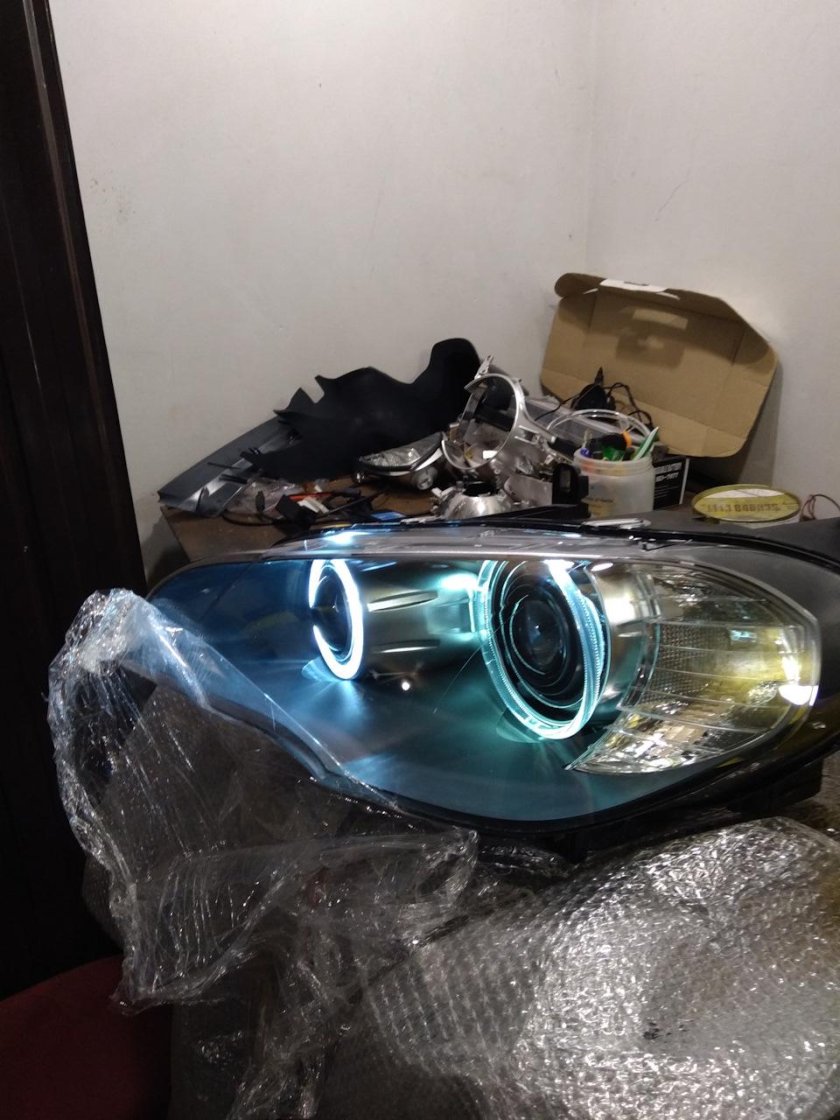 BMW e70 адаптивные фары