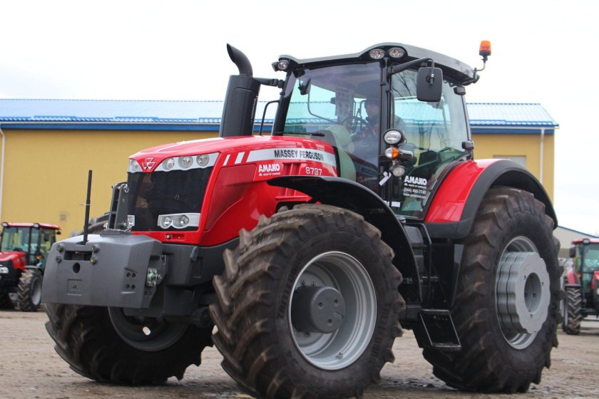 Трактор Massey Ferguson, mf8737