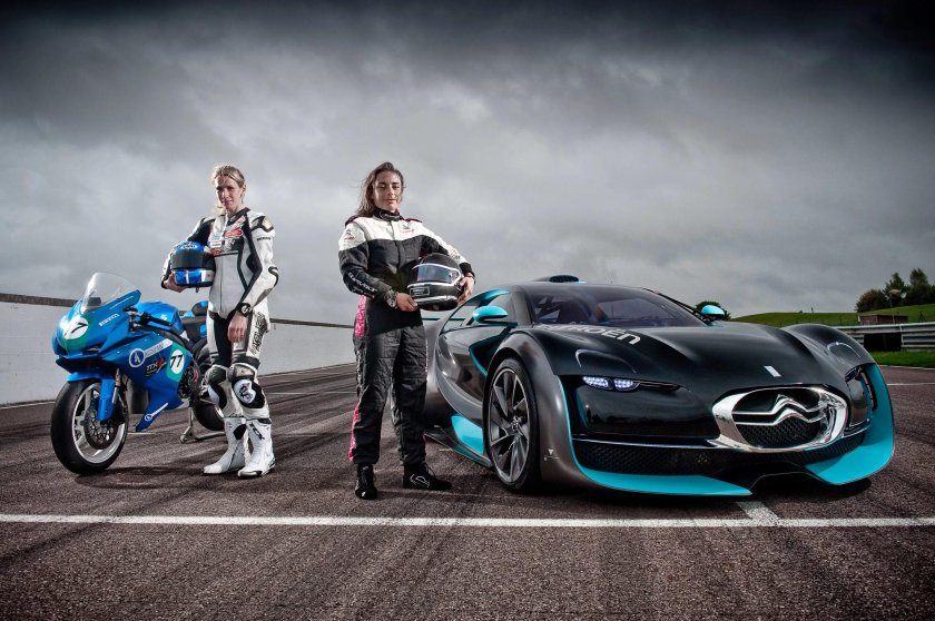 Машина citroen survolt