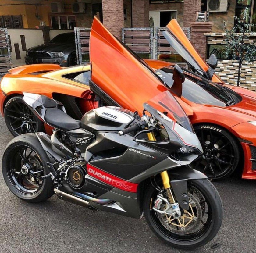 Дукати оранжевый